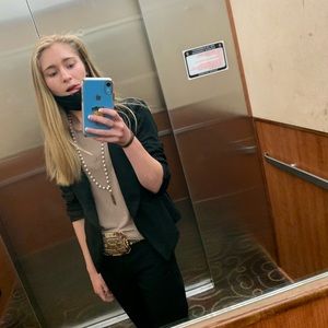 Meet your Posher, Danika